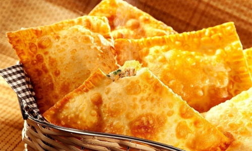 Bombeiros comunitários promovem venda de pastéis por drive-thru em Mafra
