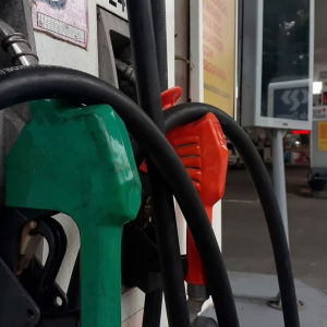 Queda de preços em maio foi puxada por gasolina, diz IBGE