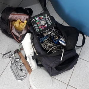 Mulher é presa após invadir casa e furtar objetos na Vila Nova