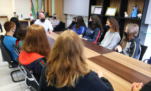 Vereadores mirins encerram mandato e visitam a prefeitura de Mafra