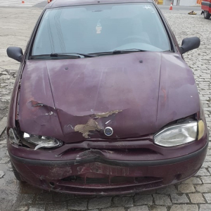 Motociclista sofre hemorragia após colisão com carro em Mafra