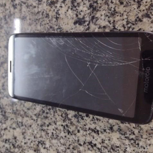 Homem encontra seu celular furtado à venda no Facebook