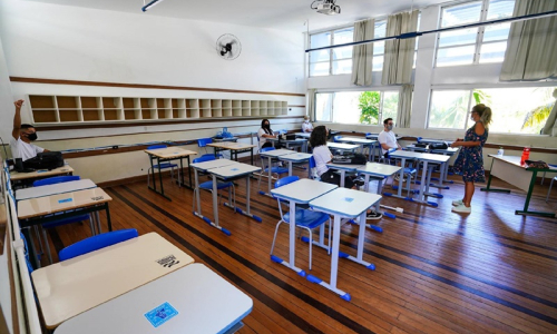 Educação: Mais de 70% dos profissionais estão imunizados