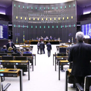 PEC 05: Pressão dá resultado e votação é adiada