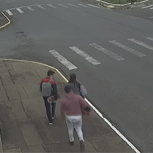 Vídeo: adolescente de 16 anos é assediada na volta da escola, em Rio Negro