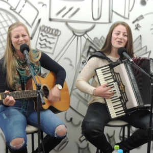 Meninas de Rio Negro: Irmãs conquistam espaço na música gaúcha