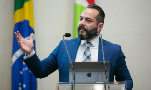 PEC 05: Comin comemora, mas mantém alerta
