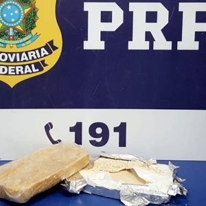 Casal é preso com 1,3 quilos de crack na BR-116, em Mafra