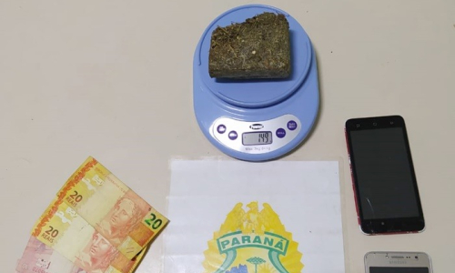 Dois homens e uma mulher são pegos com maconha na Vila Paraíso