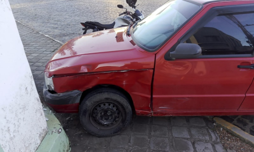 Acidente deixa motociclista de 19 anos ferido na Vila Ivete, em Mafra