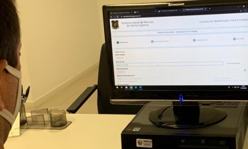 Catarinenses podem solicitar segunda via da carteira de identidade pela internet