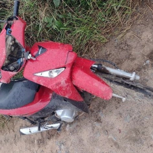 Colisão entre motos deixa mulher ferida em Bela Vista do Sul