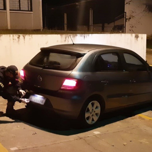 Motorista é preso por dirigir veículo furtado e adulterado em Mafra