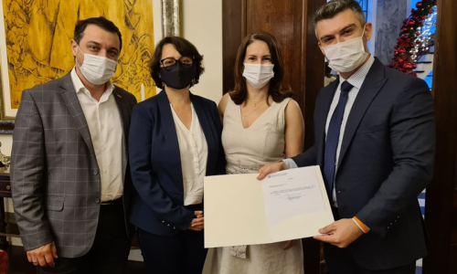 Moisés sanciona projeto que autoriza ensino domiciliar em SC