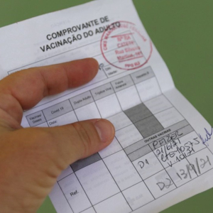 Ministério Público do Trabalho recomenda que empresas cobrem comprovante de vacina
