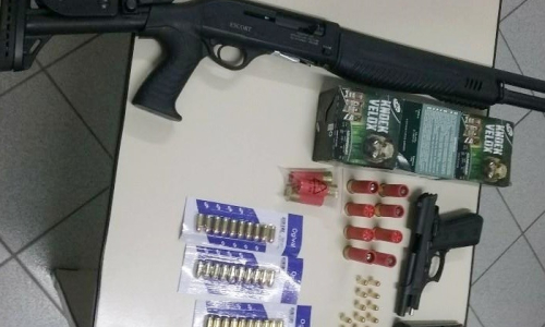 Homem é preso com pistola, espingarda e munições em Itaiópolis