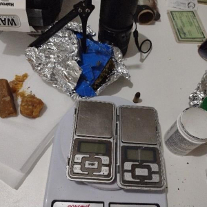 Trio é preso por tráfico de drogas e receptação de produtos furtados na Vila Ivete