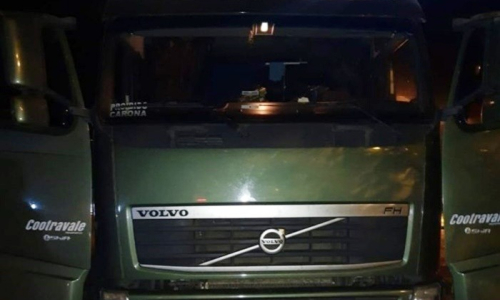 Homem é preso após render motorista e roubar caminhão em Rio Negro