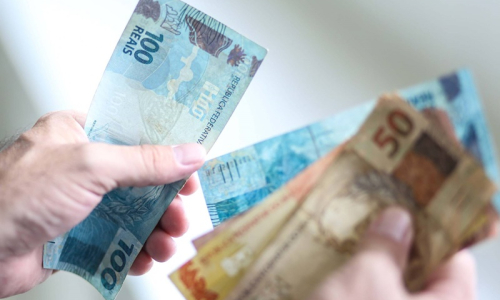 Salário mínimo regional do Paraná será reajustado em 100% do INPC