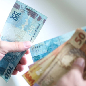 Salário mínimo regional do Paraná será reajustado em 100% do INPC