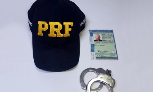 Caminhoneiro é preso com CNH falsa na BR-116, em Mafra