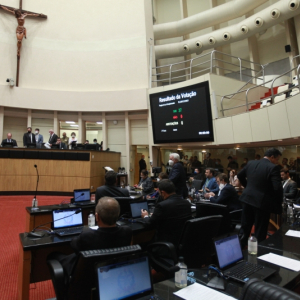 Por unanimidade, reajuste salarial para a Segurança Pública é aprovado em SC