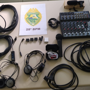 PM de Rio Negro recupera equipamentos sonoros furtados e prende dois homens