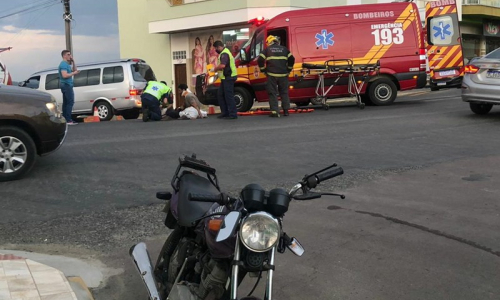 Colisão entre carro e moto deixa motociclista ferido no Alto de Mafra