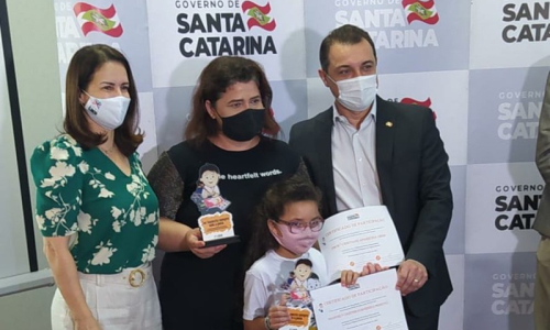 Aluna de Mafra é premiada na 3ª edição do Prêmio Honestidade nas Escolas