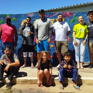 Ação voluntária leva arte e transforma muros da Escola Olavo Bilac