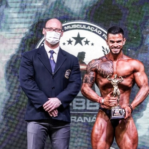 Atleta rionegrense conquista 4 títulos no maior campeonato de fisiculturismo do Paraná