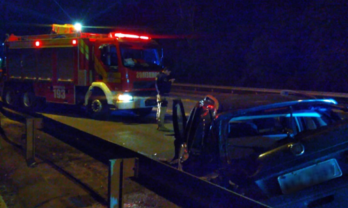 Colisão entre carro e caminhão deixa passageiros feridos em Mafra