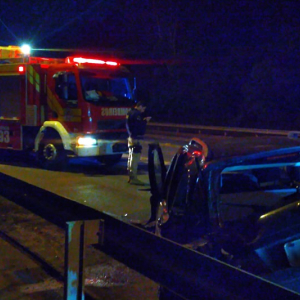 Colisão entre carro e caminhão deixa passageiros feridos em Mafra
