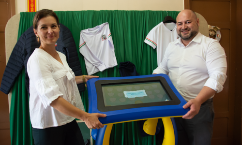 Mafra investe em mesas digitais para alunos das escolas municipais