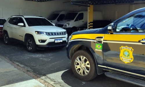 Carro roubado e com placas clonadas é recuperado na BR-280, em Mafra