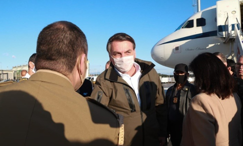 Bolsonaro testa positivo para covid-19 e coloca políticos de SC em isolamento