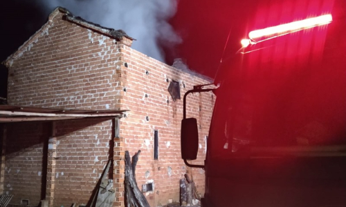 Estufa de tabaco é destruída por incêndio no interior de Rio Negro