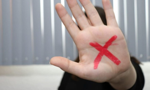 Curso de Farmácia promove live sobre “Sinal Vermelho contra a Violência Doméstica”