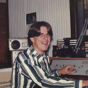 Locutor Anderson Luiz anuncia sua volta à Rádio Difusora de Rio Negro