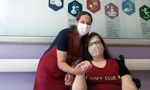 Família lança campanha para ajudar jovem de Mafra que sonha em ser maquiadora