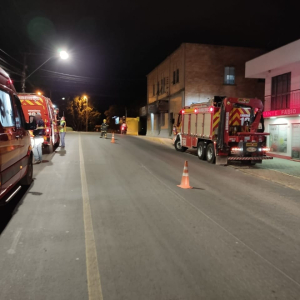 Motociclista tem fratura exposta após acidente de trânsito em Mafra