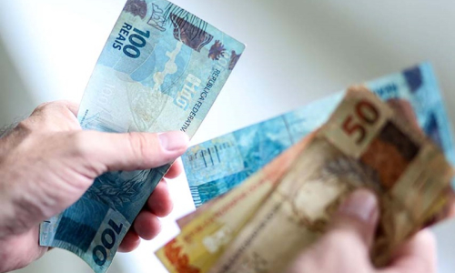 Proposta de reajuste do salário mínimo regional é apresentada na Alesc