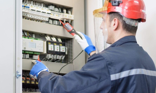 Sine tem vagas para eletricista e marceneiro em Rio Negro