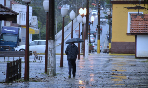 Semana será marcada por chuva e temporais localizados em Riomafra