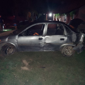 Motorista fica ferido ao bater carro em muro no interior de Itaiópolis