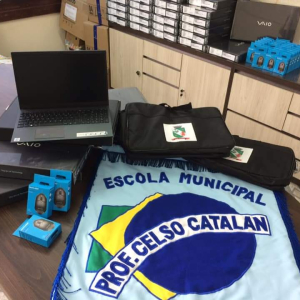 Criminosos arrombam escola e furtam 17 notebooks em Rio Negro