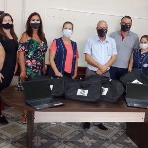 Após caso de furto, Educação se mobiliza e empresta notebooks para Escola Celso Catalan