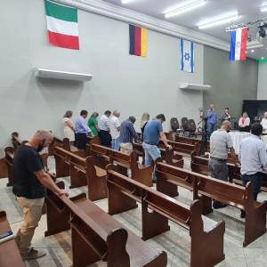 Em evento com pastores, Maas anuncia show gospel e marcha para Jesus em Mafra