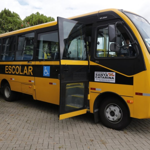 Mafra é contemplada com novo ônibus escolar pelo Governo de SC