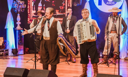Grupo Os Monarcas celebra 50 anos de história com show neste domingo em Mafra